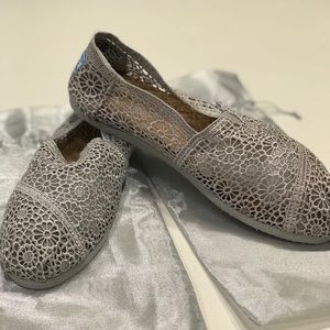 TOMS Women’s Classic Slip On